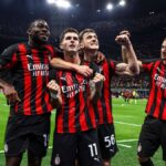ميلان يهزم نابولي ويتصدر الدوري الإيطالي