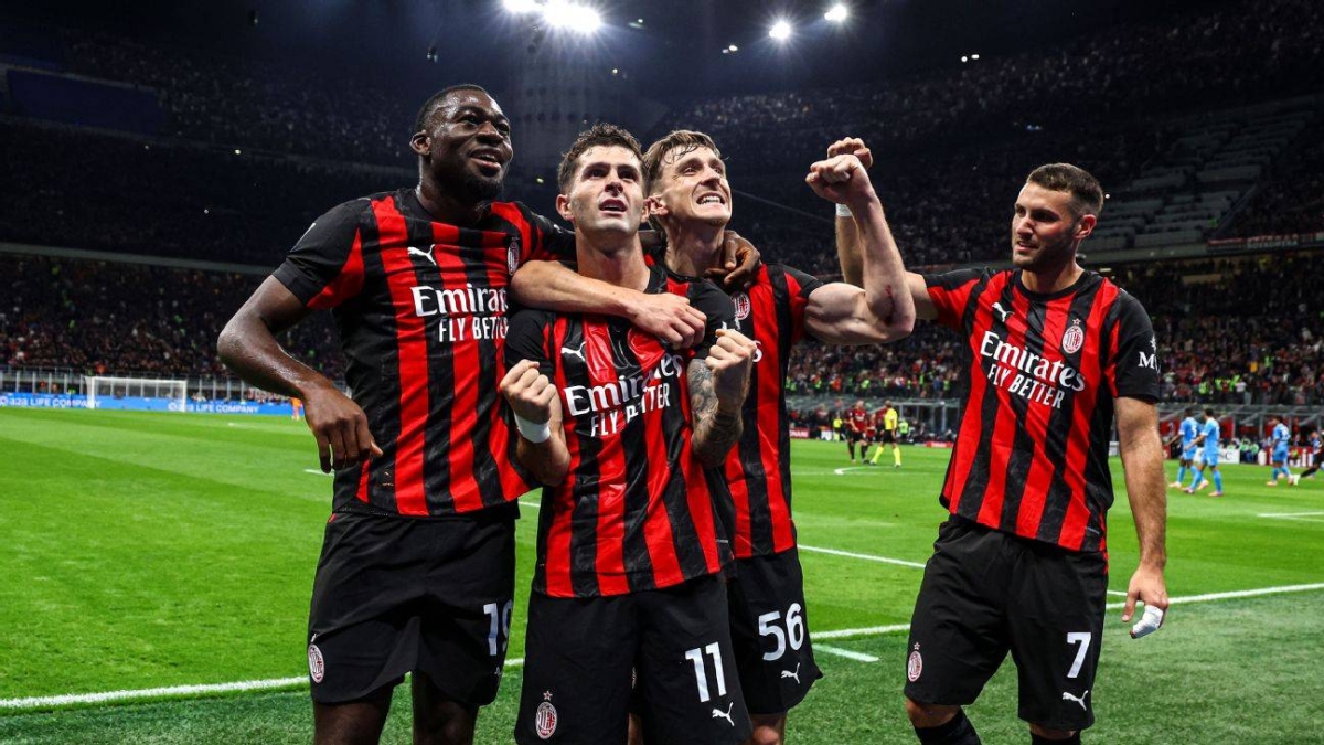 ميلان يهزم نابولي ويتصدر الدوري الإيطالي ميلان يهزم نابولي ويتصدر الدوري الإيطالي