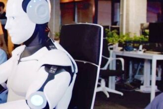 الاعتماد على أدوات الذكاء الاصطناعي.. يشعل الغيرة في مكان العمل