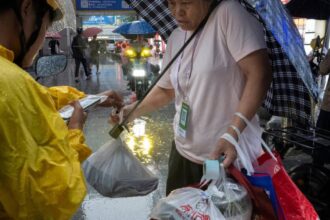 «شباب المصاعد».. كيف يحوّل مراهقون ناطحات الصين لمصدر رزق؟