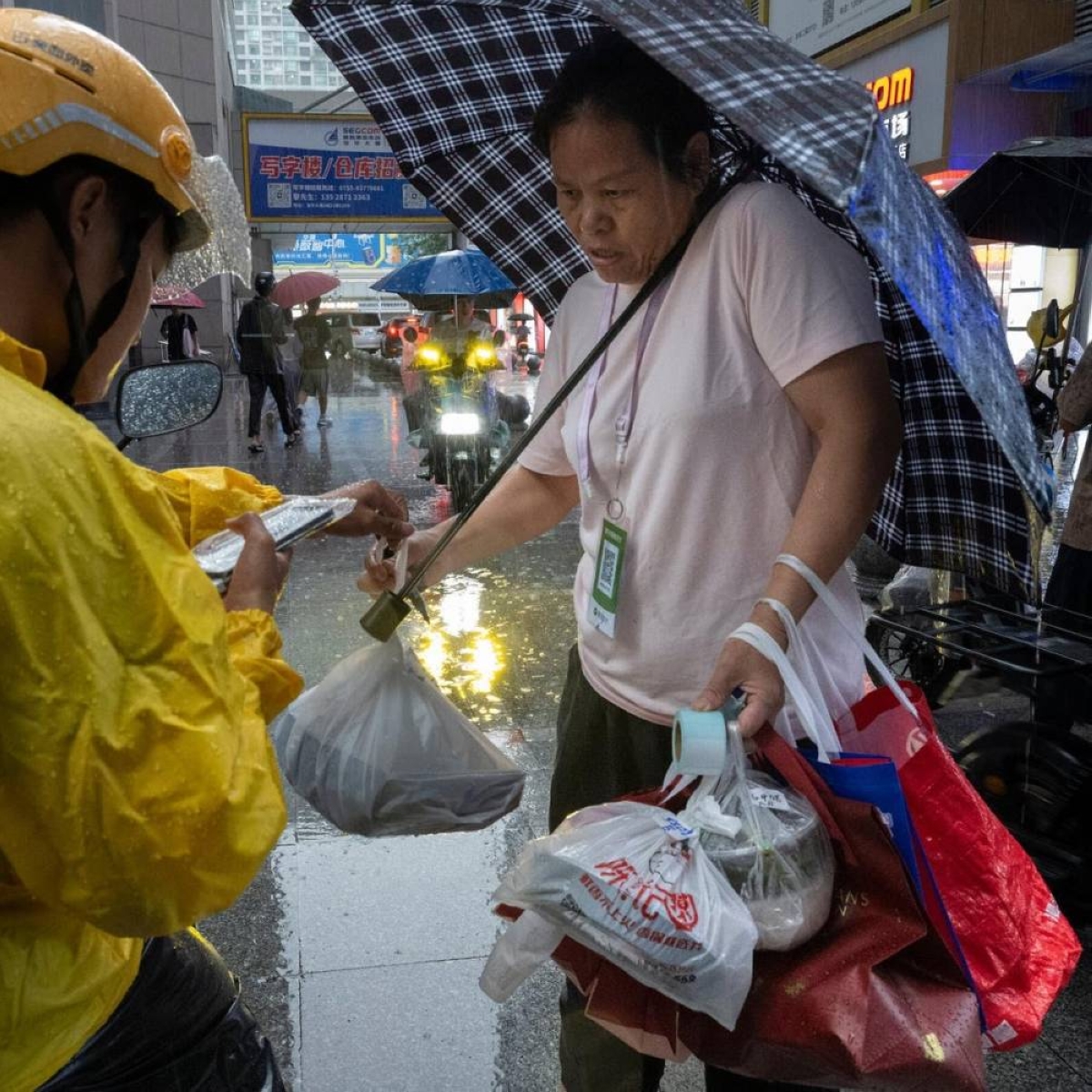 «شباب المصاعد».. كيف يحوّل مراهقون ناطحات الصين لمصدر رزق؟ «شباب المصاعد».. كيف يحوّل مراهقون ناطحات الصين لمصدر رزق؟