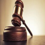 خرج القاتل الصغير حرّاً.. والدموع تملأ المحكمة