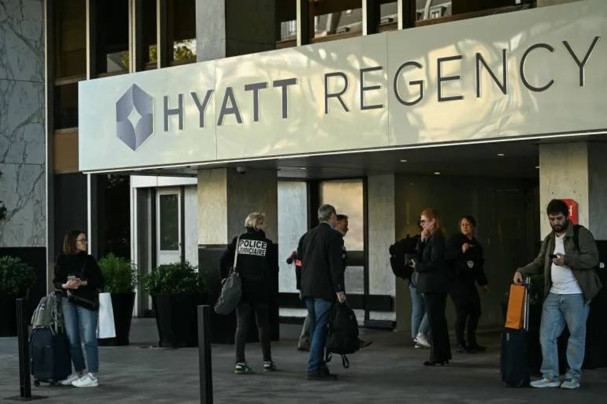 مصرع سفير جنوب أفريقيا في باريس إثر سقوطه من الطابق الـ 22 مصرع سفير جنوب أفريقيا في باريس إثر سقوطه من الطابق الـ 22