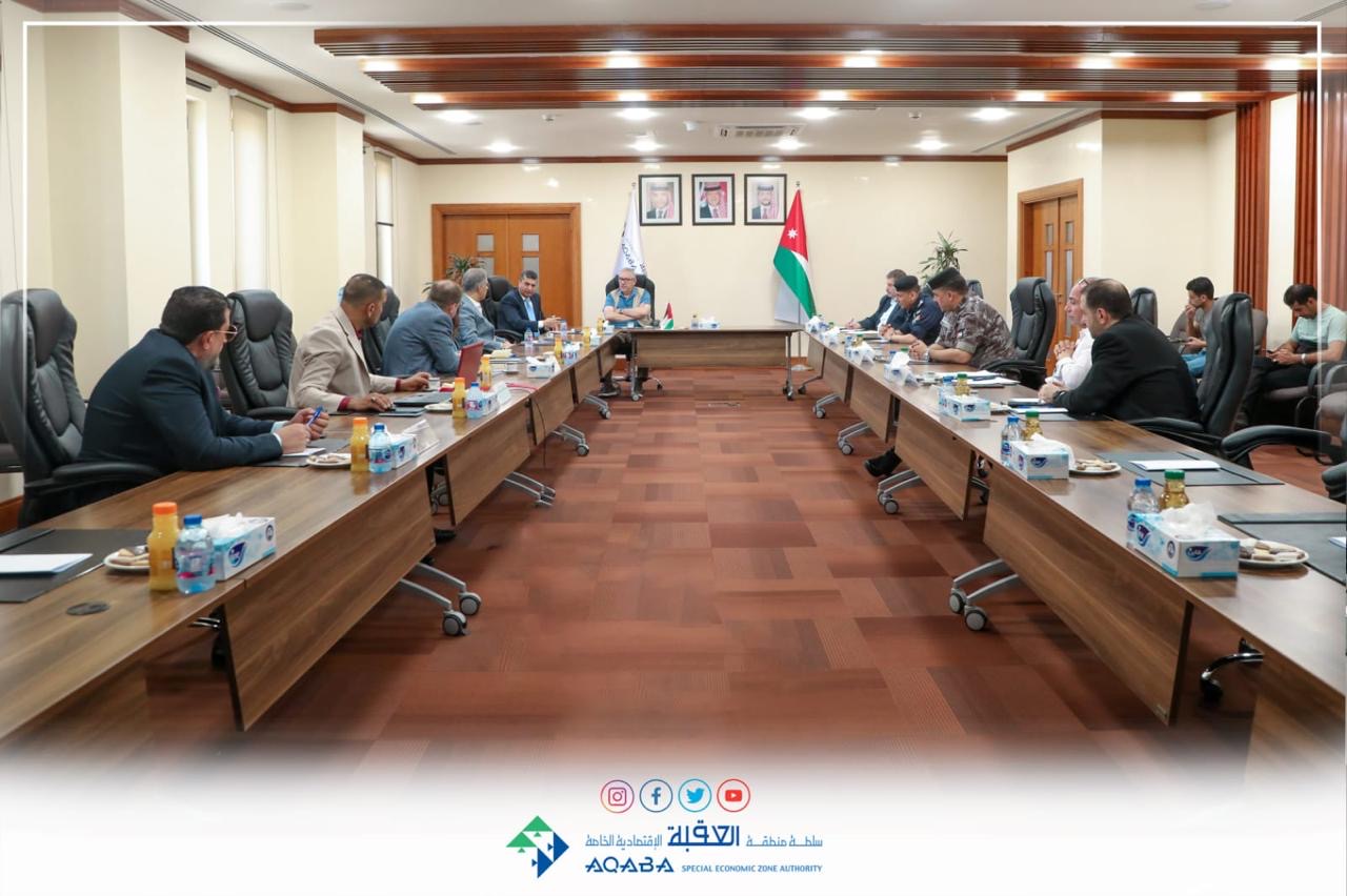 الرحاحلة يعقد اجتماعًا في العقبة لبحث خطط شركة توزيع الكهرباء لتحديث البنية التحتية وإنشاء محطة تحويل جديدة