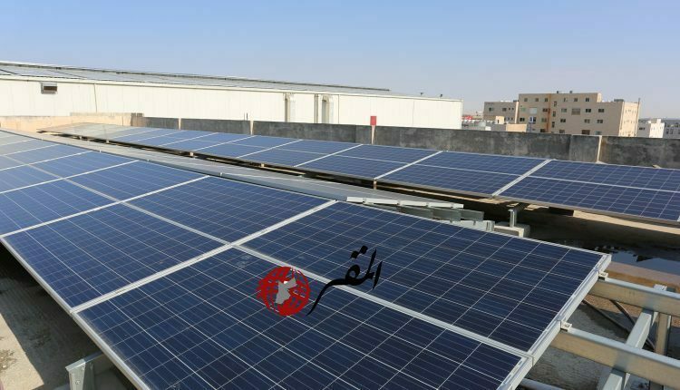 الجيش يبدأ بتركيب خلايا شمسية لمنازل ذوي شهداء القوات المسلحة والأجهزة الأمنية الجيش يبدأ بتركيب خلايا شمسية لمنازل ذوي شهداء القوات المسلحة والأجهزة الأمنية