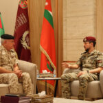 ولي العهد يزور القيادة العامة للقوات المسلحة