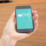 إطلاق تطبيق المساعد الافتراضي “شهم” لمرضى وزارة الصحة و”الخدمات الملكية”