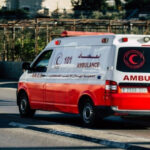 مستوطن يدهس طفلة في الخليل​ 