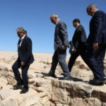 رئيس الوزراء يؤكد ضرورة ترميم موقع أم الرصاص الأثري