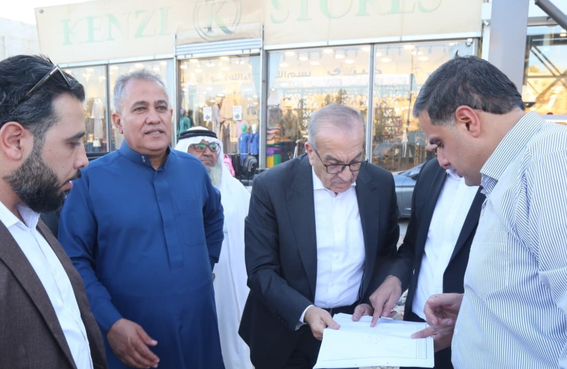 وزير الأشغال يتفقد الواقع المروري في منطقتي خريبة السوق والجويدة وزير الأشغال يتفقد الواقع المروري في منطقتي خريبة السوق والجويدة