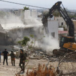 إخطارات بهدم منازل في القدس واقتحامات لباحات “الأقصى”​ 