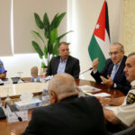 وزيرا الأشغال والداخلية يبحثان المخطط الشمولي لتطوير معبري جابر والكرامة