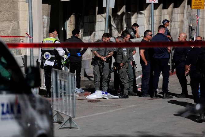 إصابة مستوطنين اثنين بعملية طعن غربي القدس  إصابة مستوطنين اثنين بعملية طعن غربي القدس