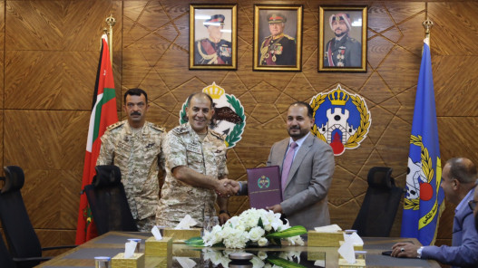 سلطة وادي الأردن وسلاح الهندسة الملكي يوقعان اتفاقية لتنظيف سد شعيب سلطة وادي الأردن وسلاح الهندسة الملكي يوقعان اتفاقية لتنظيف سد شعيب