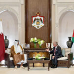 الملك وأمير دولة قطر يعربان عن اعتزازهما بمستوى العلاقات الأخوية والتاريخية بين البلدين والشعبين الشقيقين