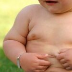 تحذير من خطورة السمنة على الأطفال