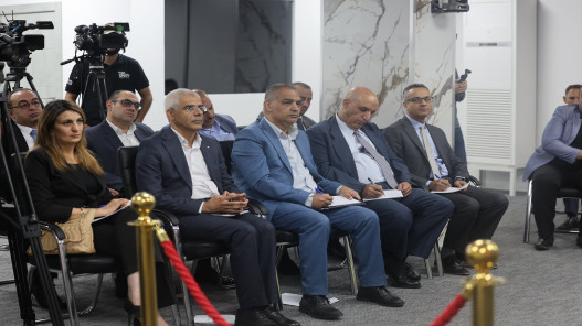 الحكومة تدرس نظامًا جديدًا للناطقين الإعلاميين وغرفة متابعة في وزارة الاتصال الحكومي