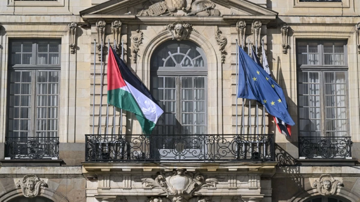 21 بلدية فرنسية ترفع علم فلسطين وإضاءة برج إيفل تزامنا مع الاعتراف بفلسطين​ 