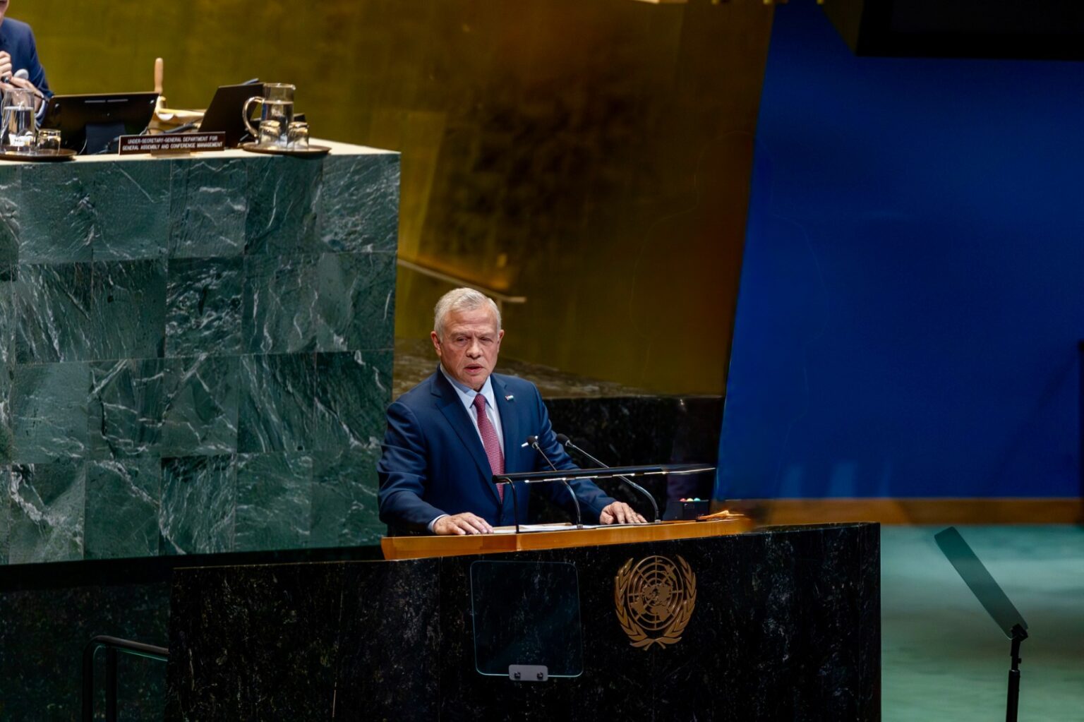 الملك يلقي خطاباً في الجمعية العامة للأمم المتحدة اليوم الملك يلقي خطاباً في الجمعية العامة للأمم المتحدة اليوم