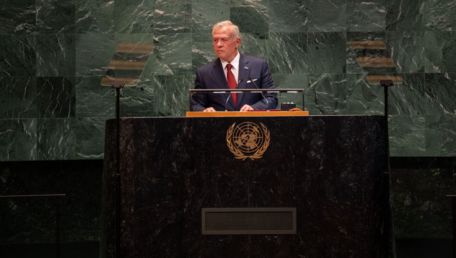 سياسيون: الملك يضع العالم أمام بوصلة أخلاقية لإنهاء احتلال غير قانوني لشعب مسلوب الإرادة سياسيون: الملك يضع العالم أمام بوصلة أخلاقية لإنهاء احتلال غير قانوني لشعب مسلوب الإرادة