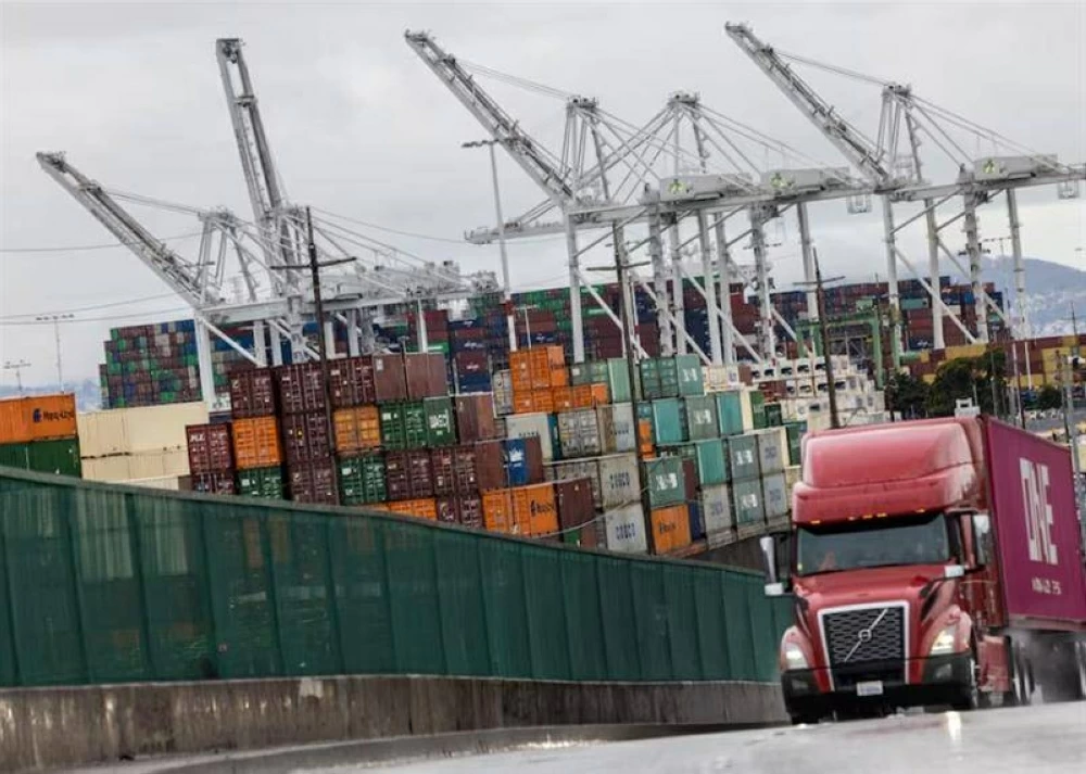 واشنطن تفرض رسومًا جمركية صارمة على الدواء والاثاث والشاحنات واشنطن تفرض رسومًا جمركية صارمة على الدواء والاثاث والشاحنات