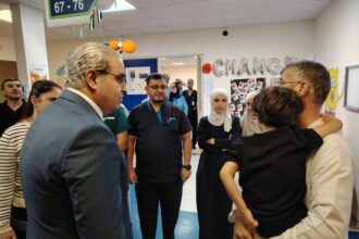 وزير الصحة يعلن تفعيل وحدتي الخداج والعناية الحثيثة بمستشفى الشيخ بن زايد بالعقبة