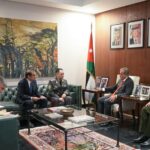 رئيس الوزراء يستقبل وزير الدِّفاع الأوزبكي