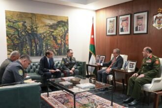 رئيس الوزراء يستقبل وزير الدِّفاع الأوزبكي