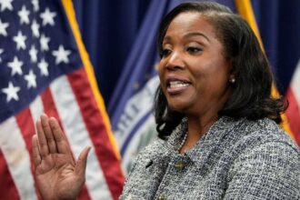 المحكمة الأمريكية تقضي بالإبقاء على محافظة مجلس الاحتياطي الفيدرالي