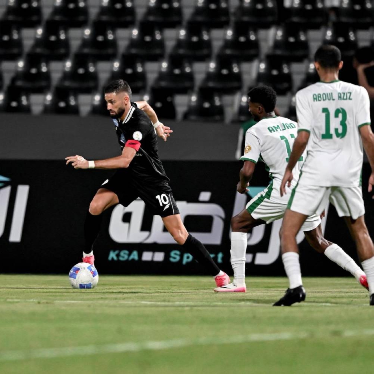 الشباب ينجو من النهضة في افتتاحية دوري أبطال الخليج الشباب ينجو من النهضة في افتتاحية دوري أبطال الخليج