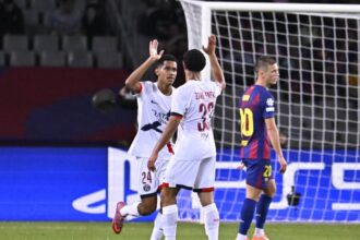 بـ«ريمونتادا».. باريس يهزم برشلونة في «أبطال أوروبا»