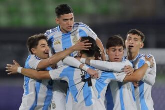 بالـ4.. الأرجنتين تتخطى أستراليا وتتأهل لثمن نهائي مونديال تشيلي
