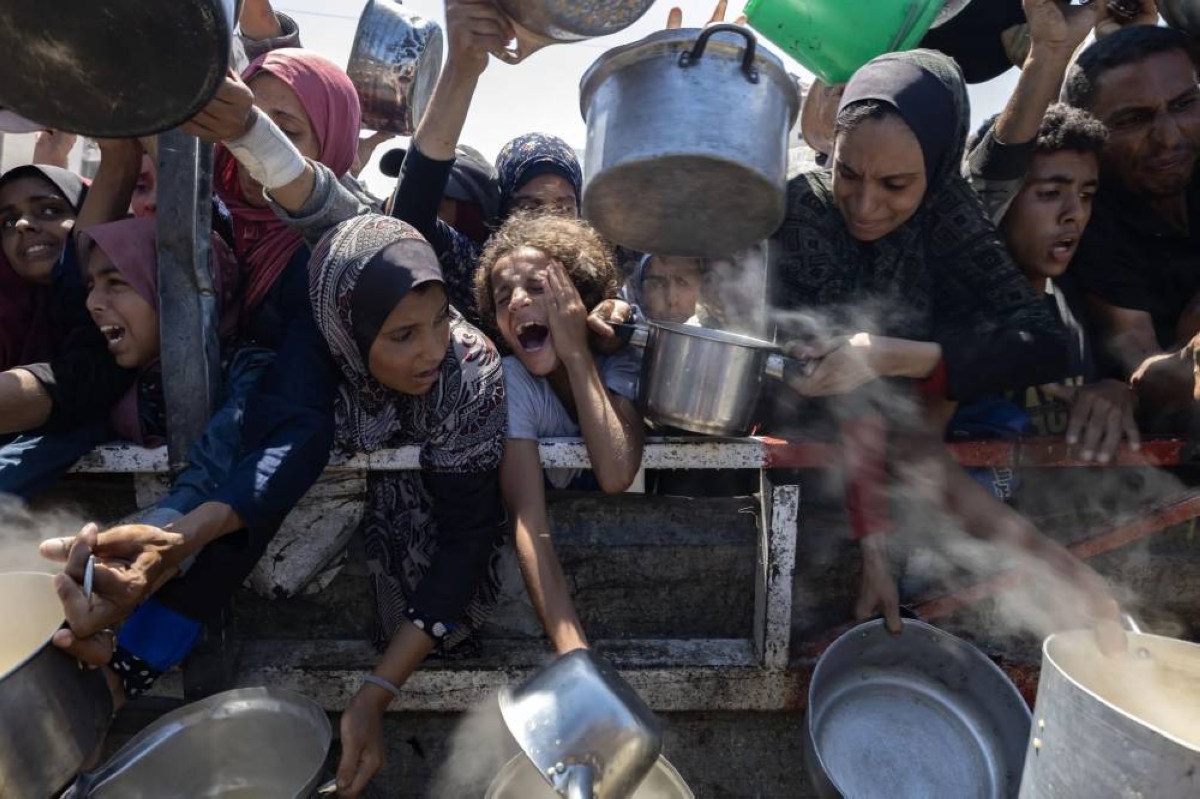 كيف غيرت وسائل التواصل قصة الحرب بين إسرائيل وغزة؟ كيف غيرت وسائل التواصل قصة الحرب بين إسرائيل وغزة؟