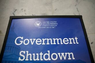 من المسؤول عن إغلاق الحكومة الأمريكية ؟