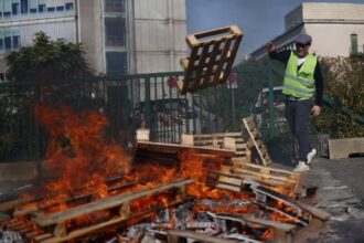 فرنسا على صفيح ساخن.. إضرابات لإعادة النظر في ميزانية 2026 وضريبة الثروة