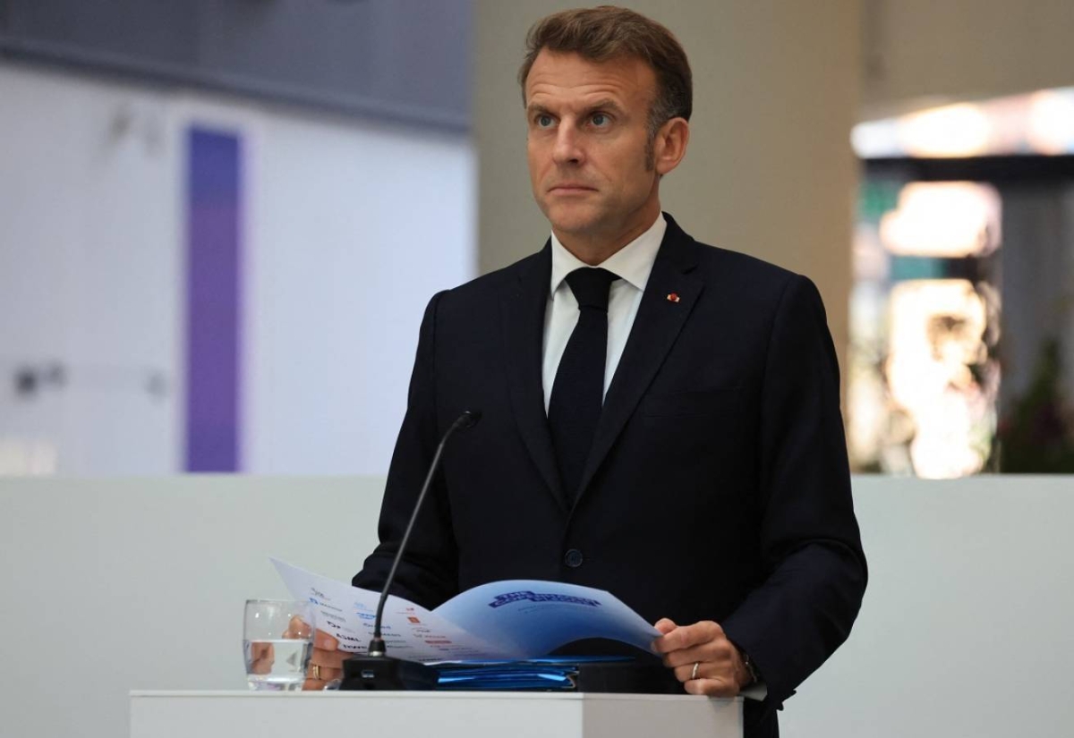 الرئيس الفرنسي يحذر من السماح للأسطول الروسي بتصدير النفط الرئيس الفرنسي يحذر من السماح للأسطول الروسي بتصدير النفط