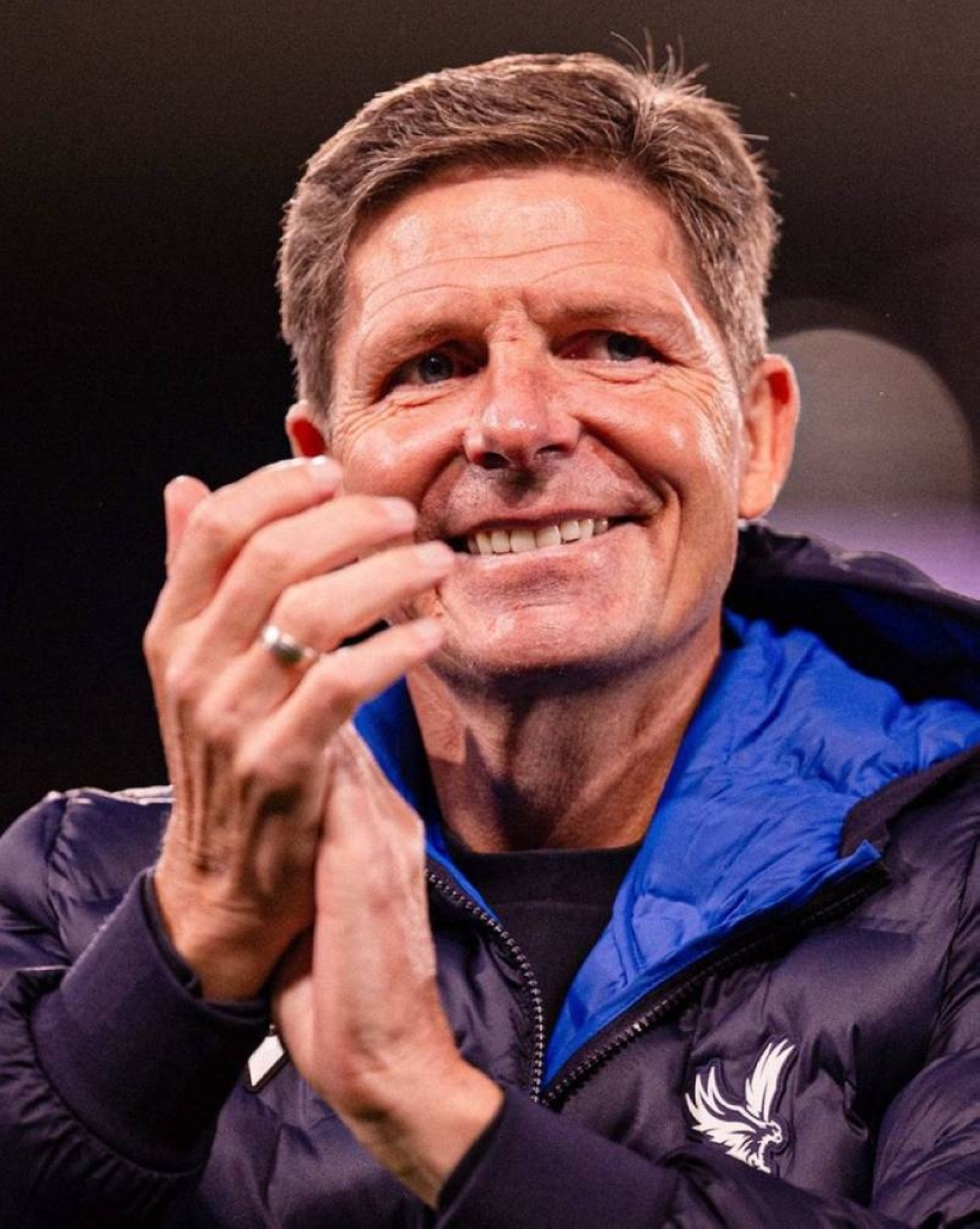 كريستال بالاس.. يكتب تاريخاً جديداً بقيادة «جلاسنر» كريستال بالاس.. يكتب تاريخاً جديداً بقيادة «جلاسنر»