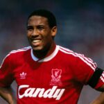 جون بارنز.. كرة القدم لا تدفع الفواتير أحياناً