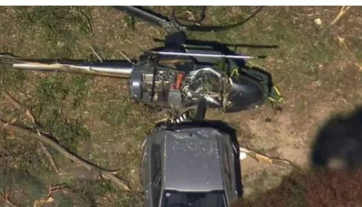 مروحية تسقط فوق سيارة بأستراليا