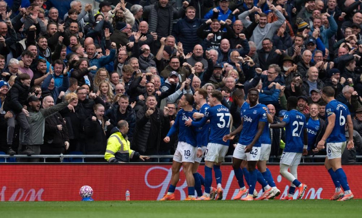 بعد 19 مباراة دون خسارة.. إيفرتون يلحق بكريستال بالاس الهزيمة الأولى