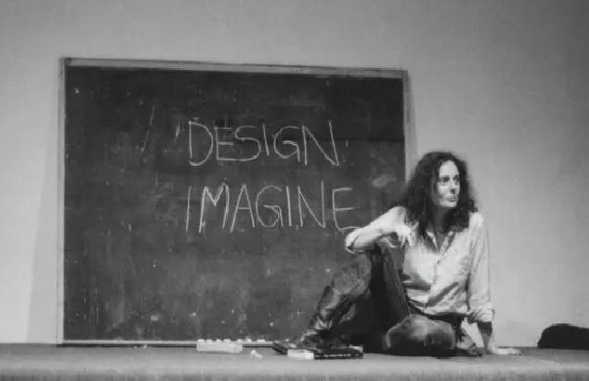 أمريكية قطعت التواصل مع النساء 28 سنة! أمريكية قطعت التواصل مع النساء 28 سنة!