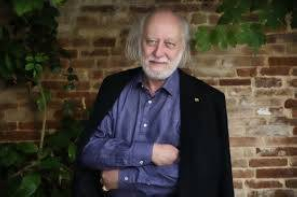 المجري «أسلو كراسنا» يظفر بنوبل الآداب لقوّة فنه المجري «أسلو كراسنا» يظفر بنوبل الآداب لقوّة فنه