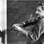 «كمان» آينشتاين يُباع بأكثر من مليون دولار