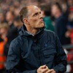 توخيل ينتقد جماهير إنجلترا «الصامتة»