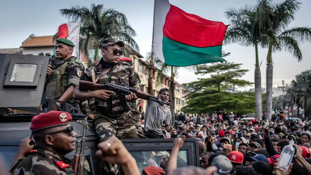 ماذا يحدث في مدغشقر ؟ ماذا يحدث في مدغشقر ؟