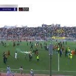 شغب واعتداءات جماهيرية وإطلاق الغاز المسيل للدموع بعد مباراة في الدوري النيجيري