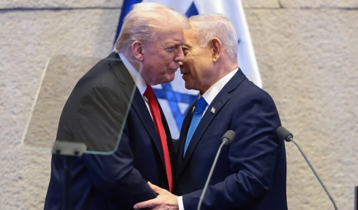 ترمب يخرج عن النص أمام الكنيست ويطالب بالعفو عن نتنياهو