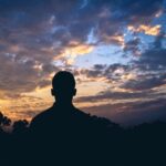 فوائد النظر إلى السماء