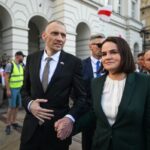 كيف تحولت زوجة سجين إلى زعيمة تواجه الديكتاتور؟