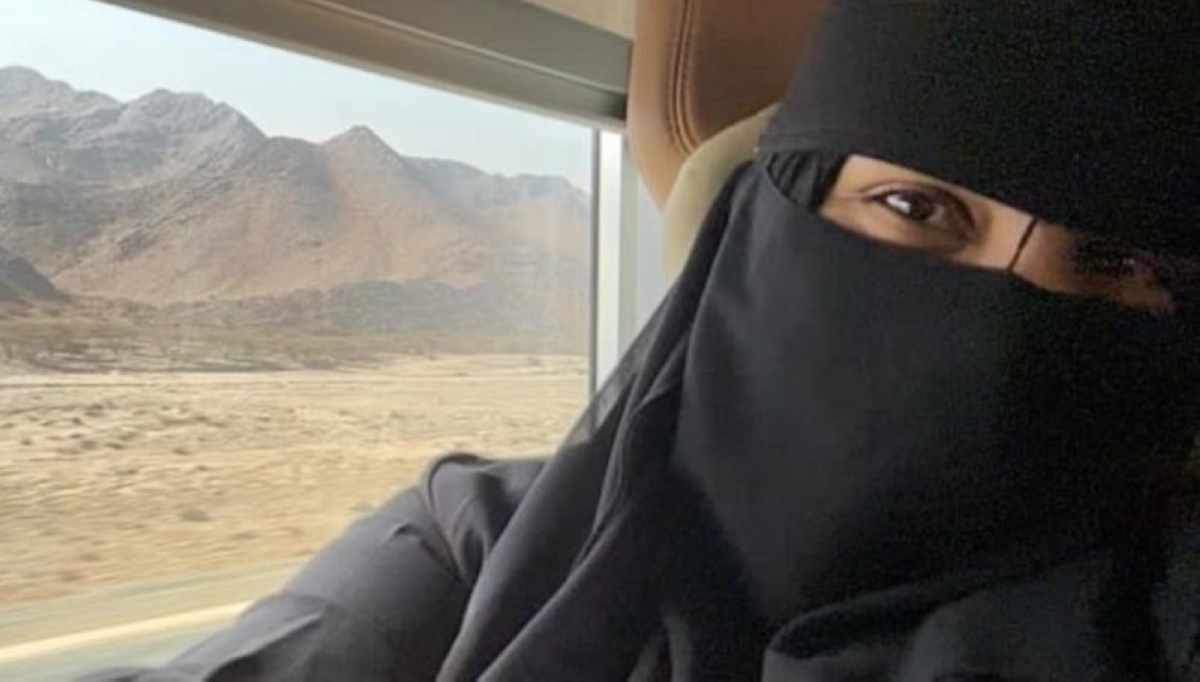 شيماء سيف تفاجئ جمهورها بظهورها بالنقاب أثناء أداء العمرة شيماء سيف تفاجئ جمهورها بظهورها بالنقاب أثناء أداء العمرة